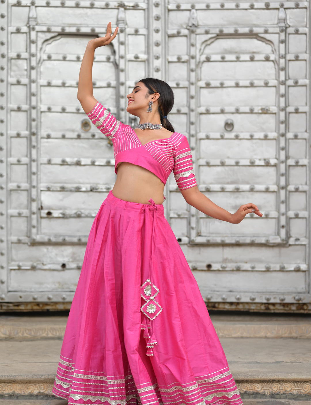 Fashionable Festive Attire: Women's Choices for Indian Festivals