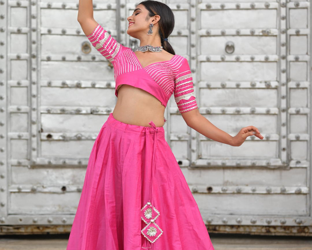 Fashionable Festive Attire: Women's Choices for Indian Festivals