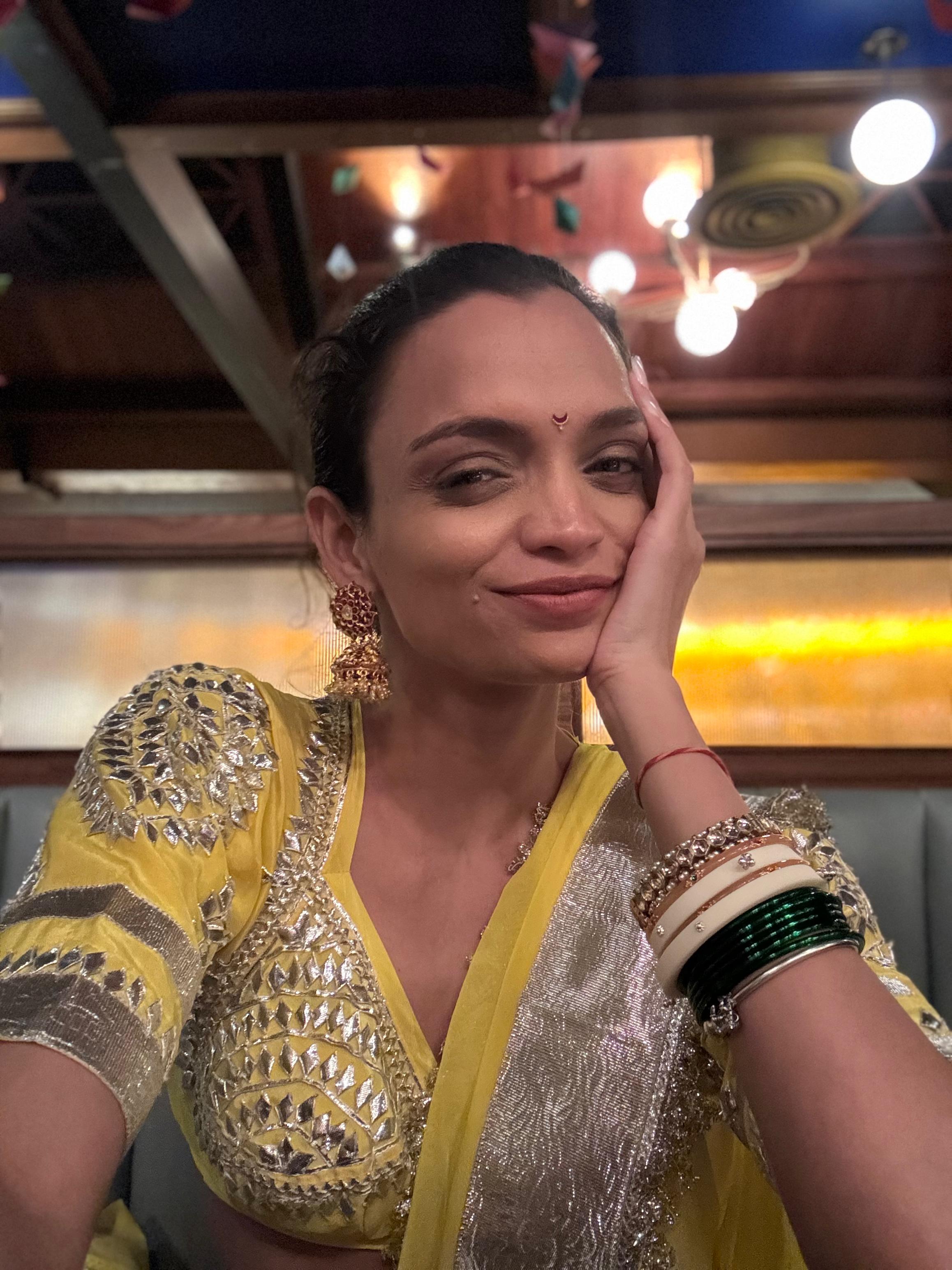 Nargis Yellow Aangi