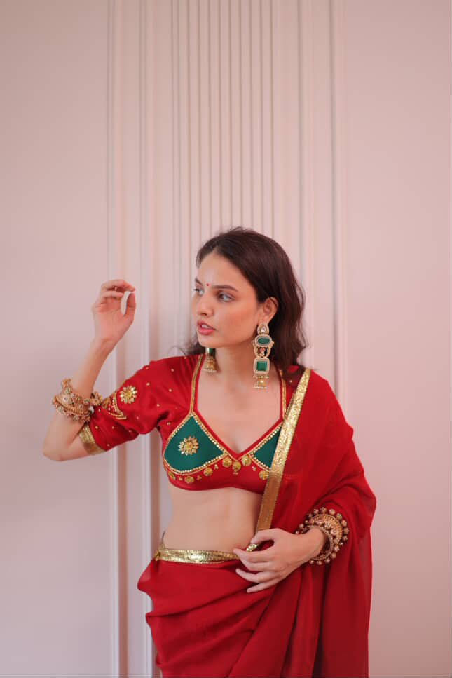 Gajra Laal Aangi - House of Baisa