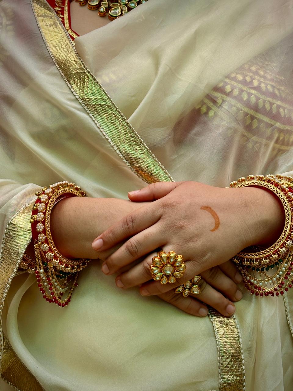 Yuvrani Laal Aangi